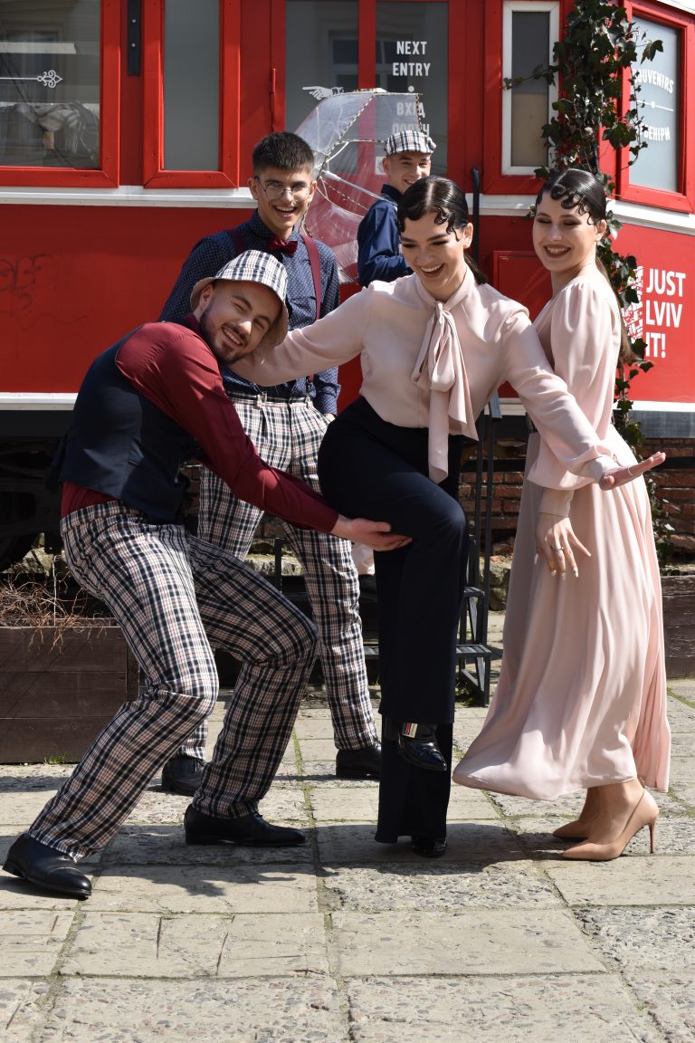 Детальніше про статтю Прорив у легкій промисловості