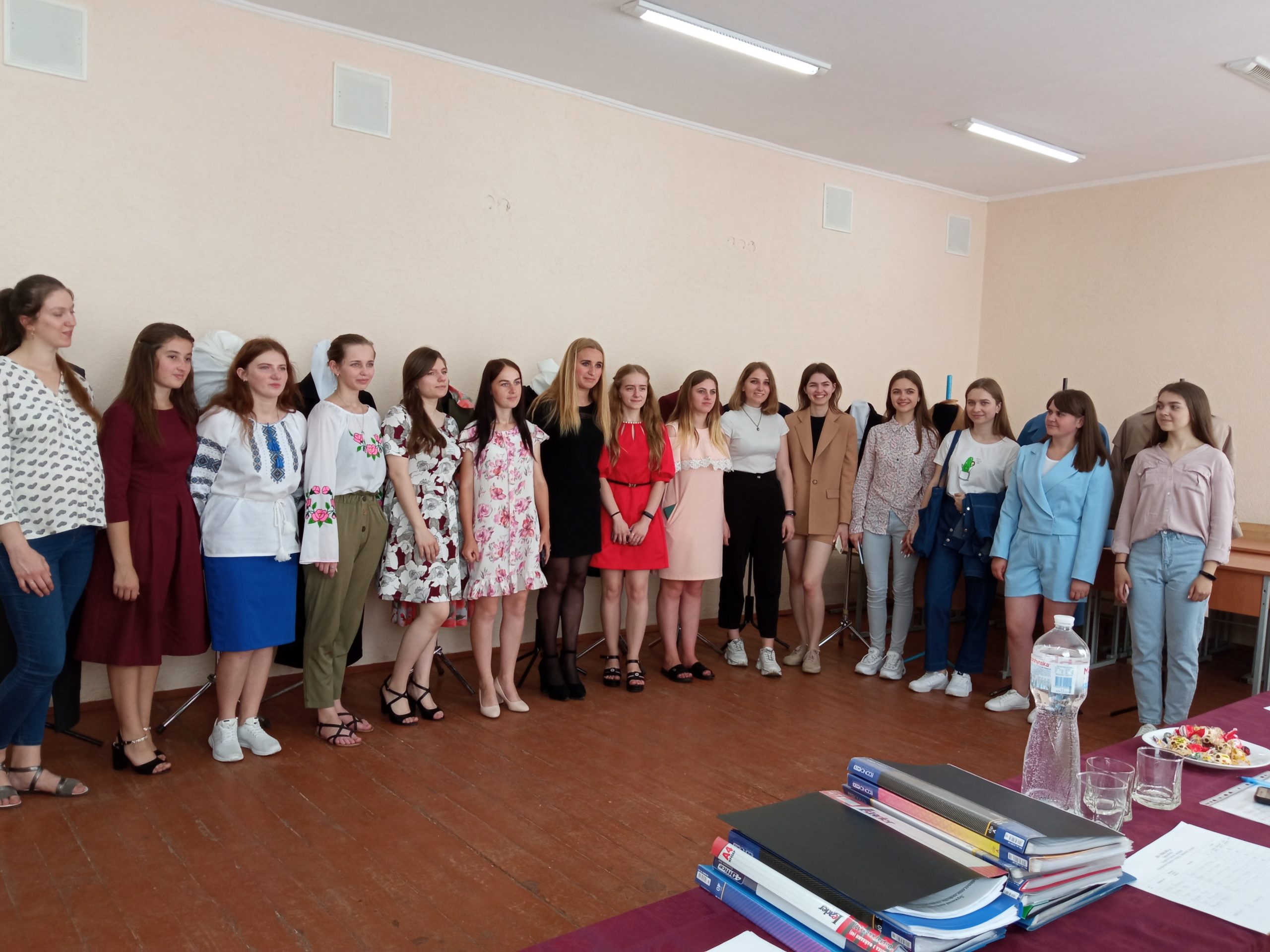 Детальніше про статтю Захист дипломних робіт учнів кравецького профілю