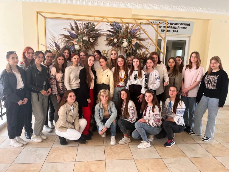 Детальніше про статтю Кваліфікаційна поетапна атестація з професії “Флорист”