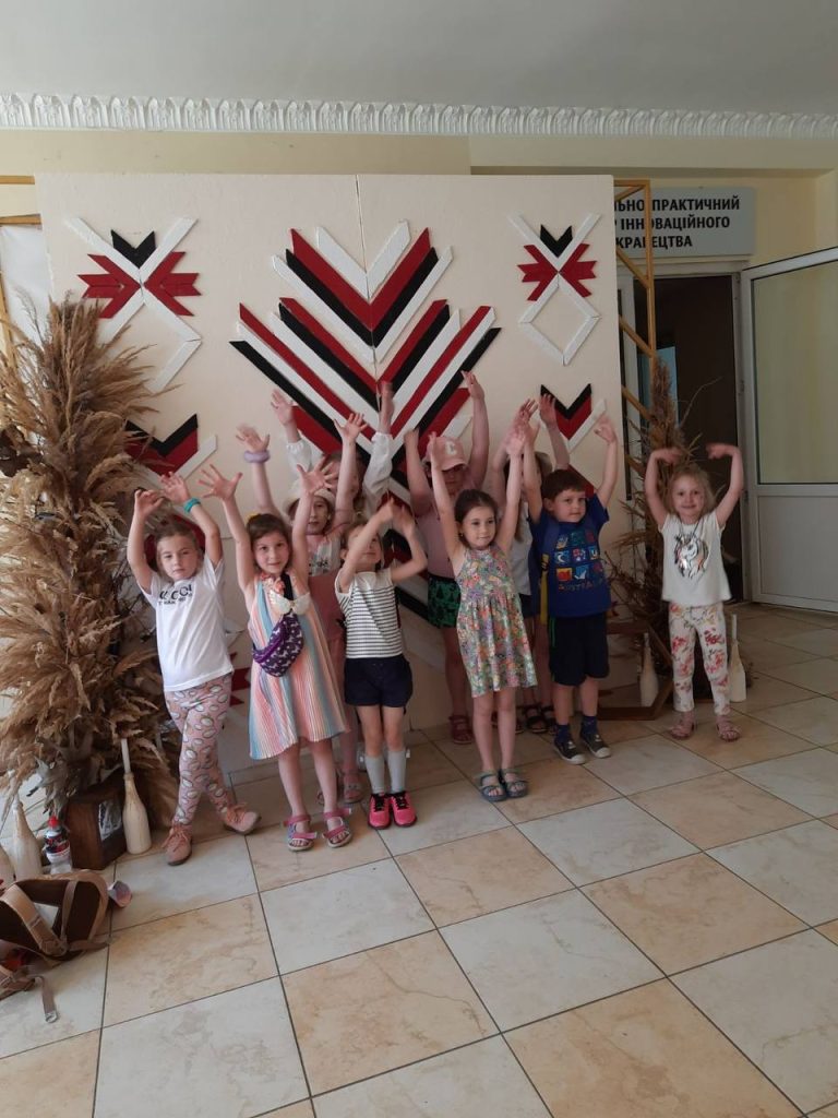 Детальніше про статтю Літній табір при Львівському державному Палаці естетичного виховання учнівської молоді