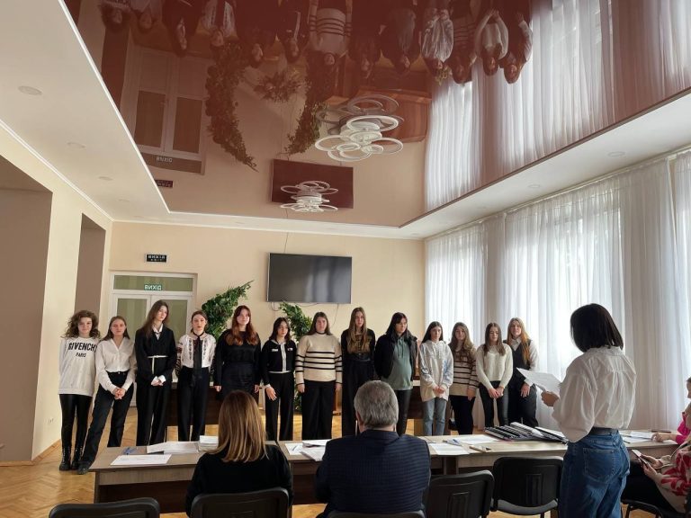 Детальніше про статтю Вітаємо випускників з успішним закінченням навчання