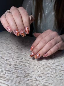 навчатися манікюру можна у Львівському професійному коледжі індустрії моди і краси