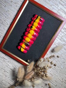 робота учениці Львівського коледжу індустрії краси та моди з професії манікюрник