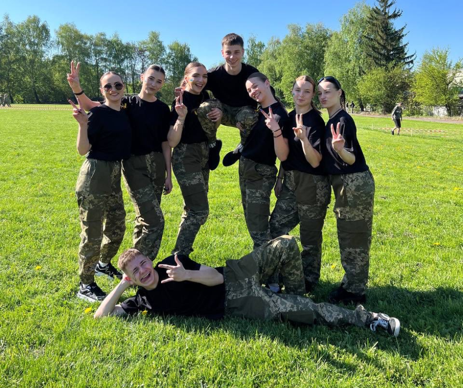 Детальніше про статтю Команда учнів «Галицькі леви» виборола 🥉третє загальнокомандне місце в патріотичній грі Сокіл «Джура»