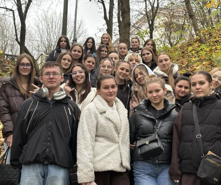 Детальніше про статтю Учні групи 103-104 відвідали музей ім. І. Франка