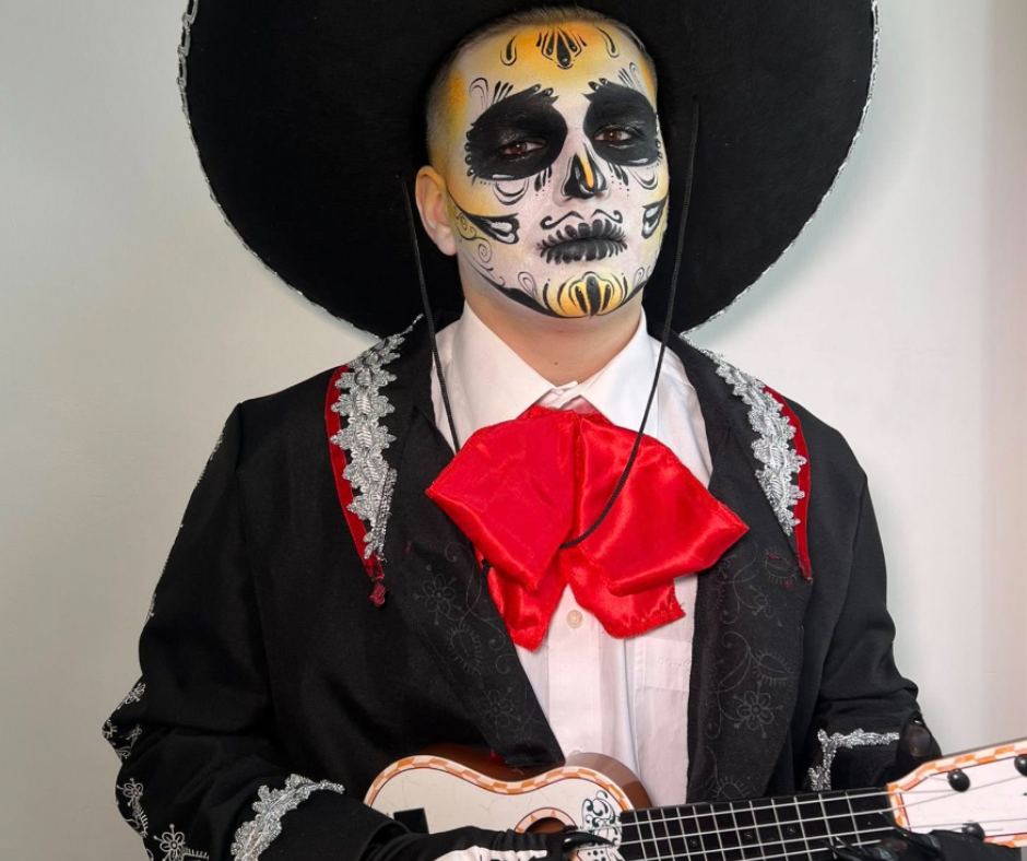 Детальніше про статтю Захист дипломних робіт з професії “Візажист” (група 215)