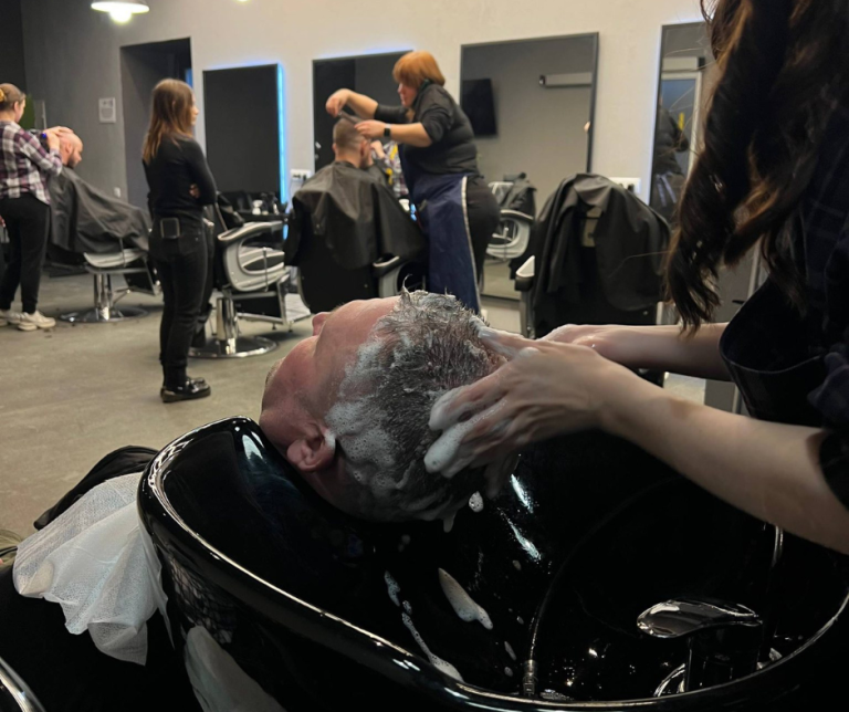 Детальніше про статтю Благодійна акція для Захисників.  Центр UNBROKEN