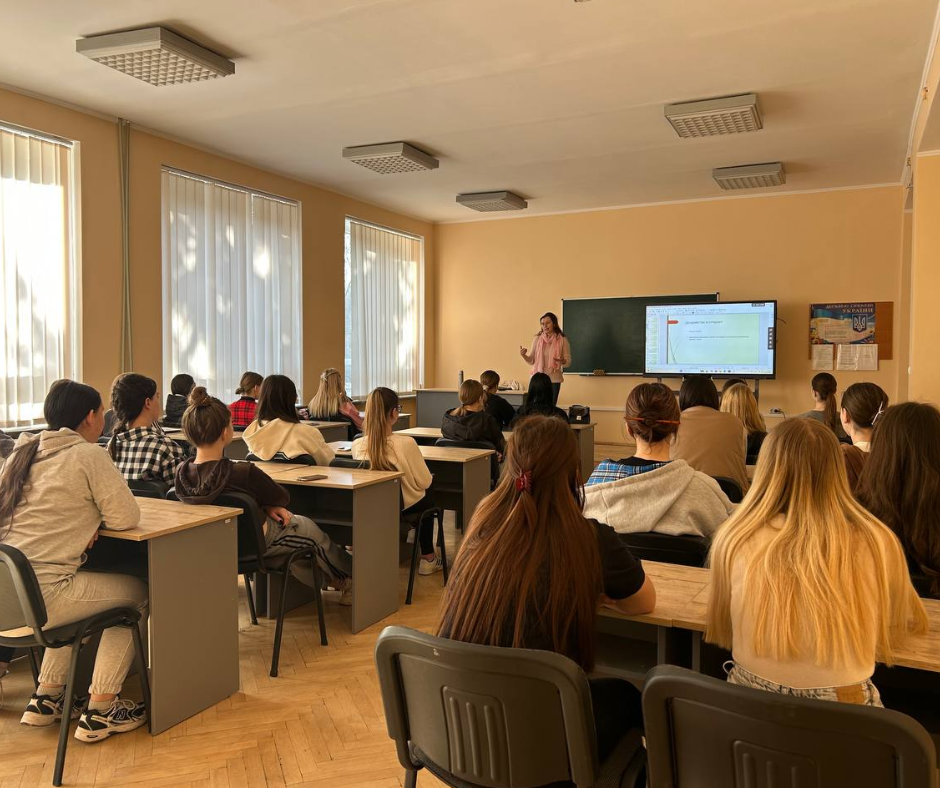 Детальніше про статтю Цифрова безпека – це важливо! Зустріч студентів із представниками «Карітас Львів УГКЦ»