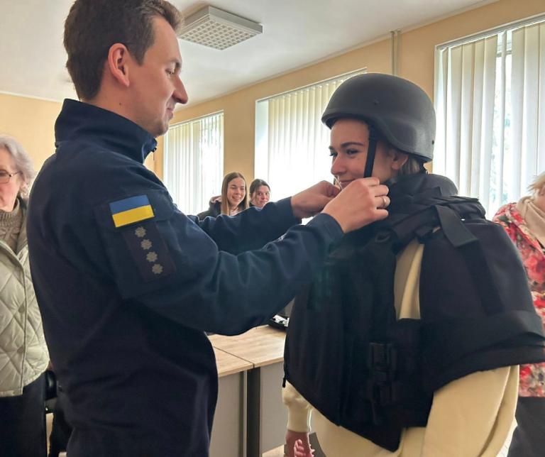 Детальніше про статтю Тренінг із протимінної безпеки від фахівців ДСНС України у Львівській області