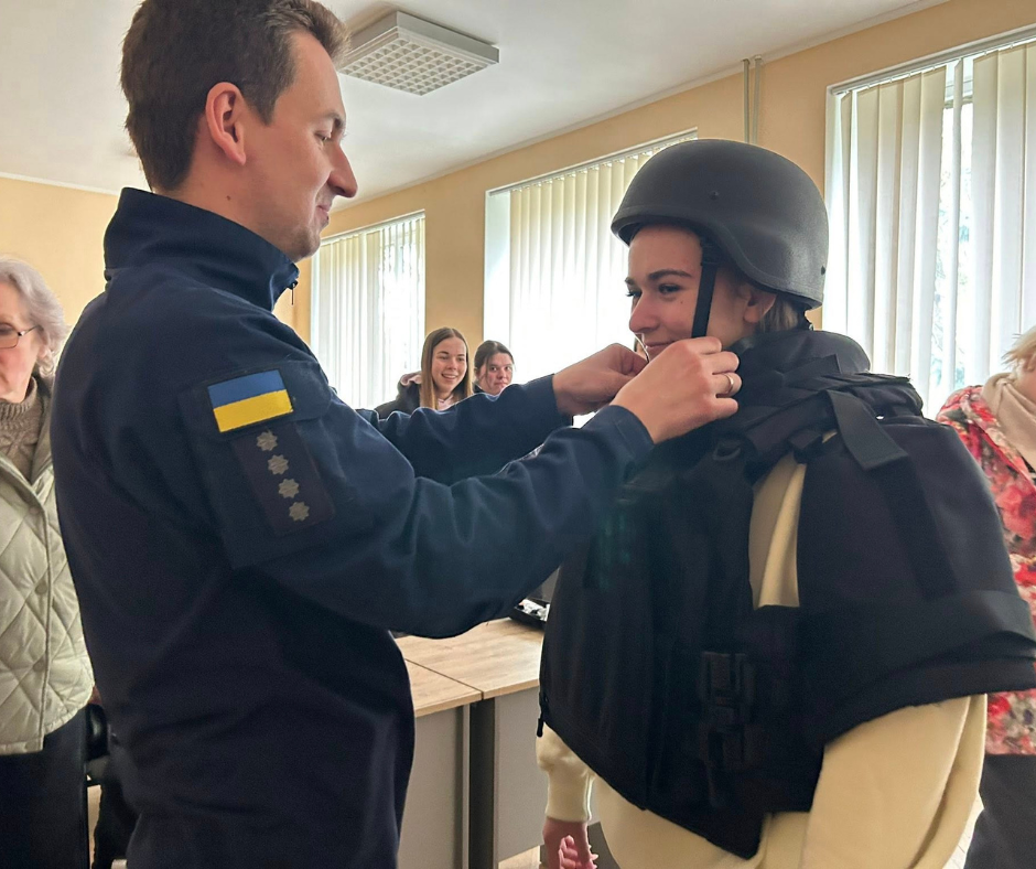 Детальніше про статтю Тренінг із протимінної безпеки від фахівців ДСНС України у Львівській області